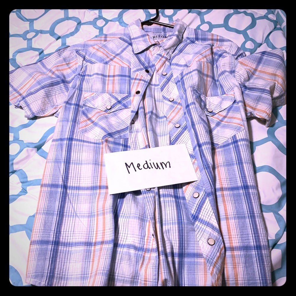 Medium Button up shirt great condition.